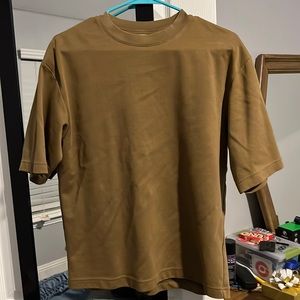 UNIQLO U AIRISM TEE